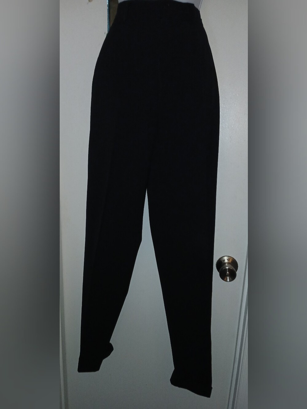 Pre-loved Women's Banana Republic Black High-Rise Tapered Trousers.
